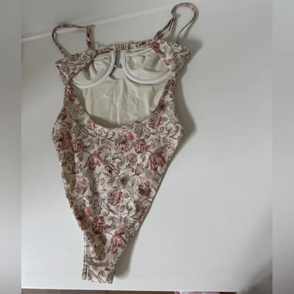 Montce Floral Print Women's One Piece - Picture 6 of 8